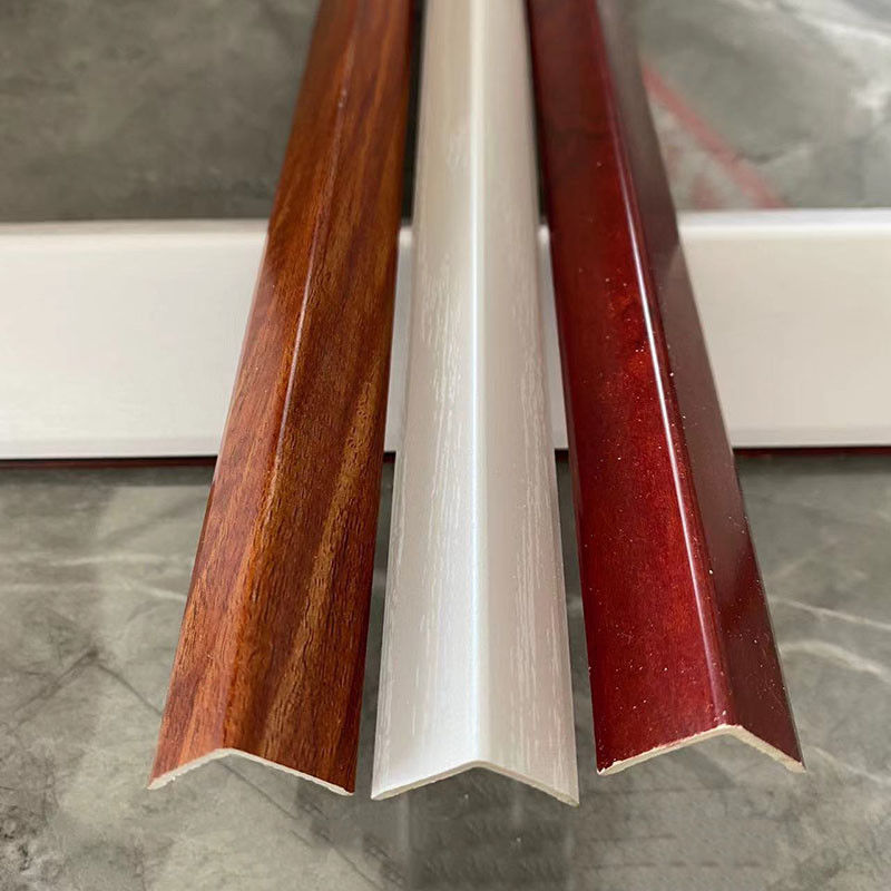 Revestimento UV SPC Wearproof que contorna pavimentando a guarnição para a decoração interna