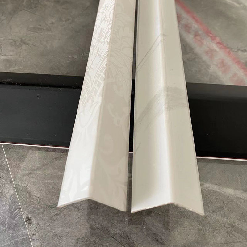 A instalação à prova de fogo da colagem da placa de contorno do SPC do retângulo material decorativo da parede