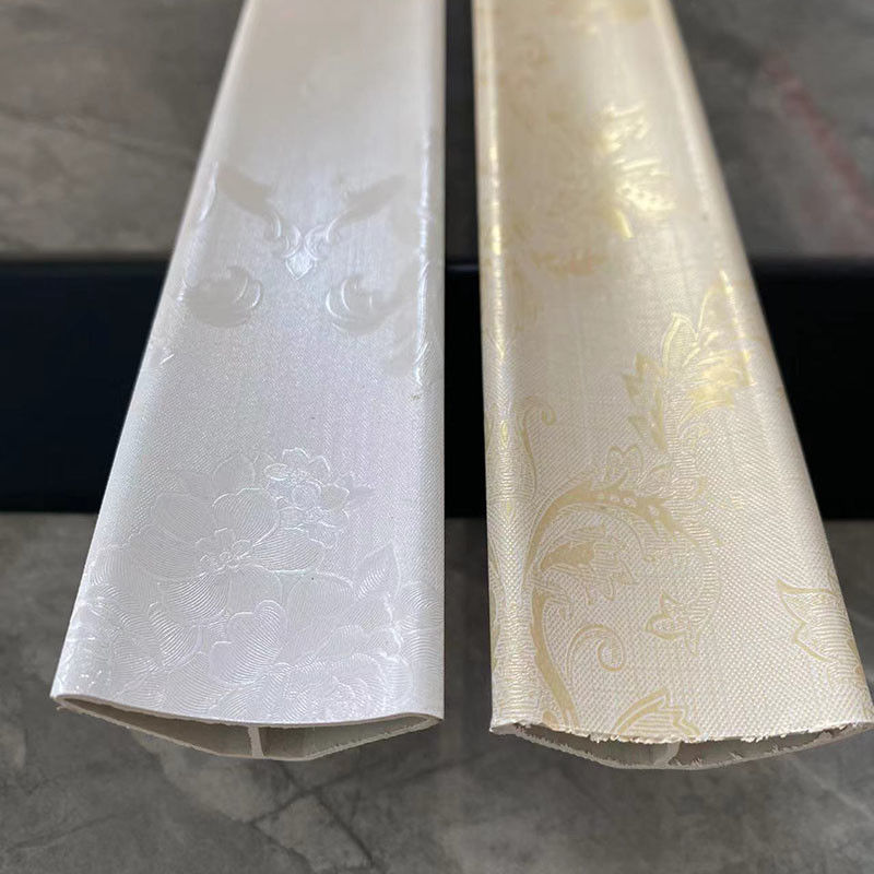 As linhas decorativas da casa de campo laminam a pavimentação da placa de contorno do PVC 500g/M